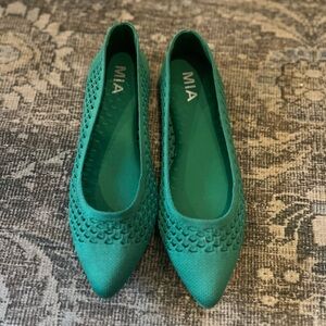 EUC Mia Lovi Knit Pointed Toe Flat Shoe Green 8